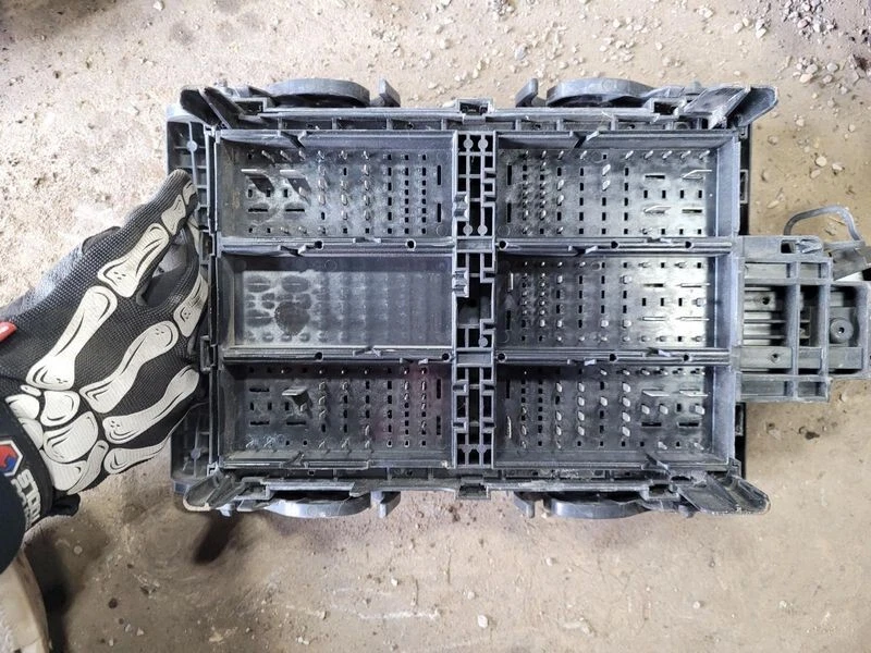 2017-2018 Chevy Silverado 2500 3500 Engine Compartment Fuse Box OEM Foto 2 de 4