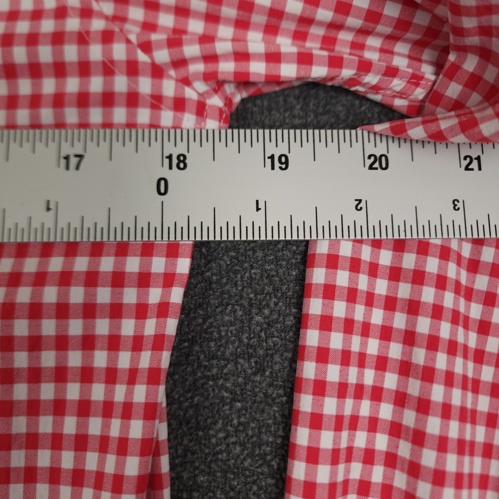 Vineyard Vines Performance Gingham Button Down Me… - image 3