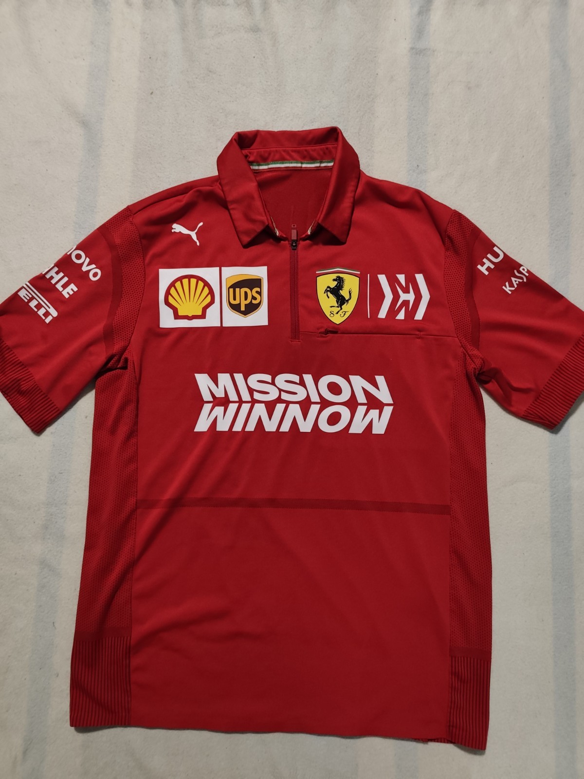 Scuderia Ferrari 2019 Team Issue (Staff Only) Mission Winnow F1 Poloshirt - Größe S