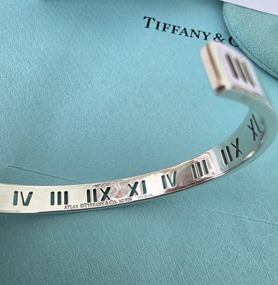Tiffany & Co Silver Atlas Pierced Cutout Stencil Roman Numeral 7.5
