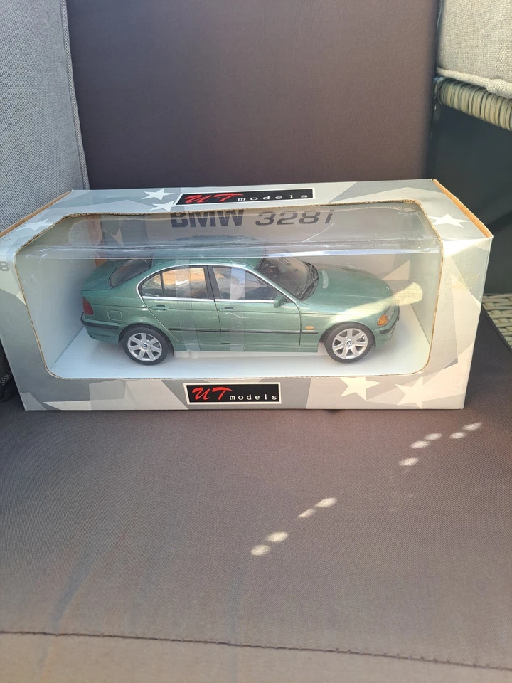 UT MODELS / WELLY  20513 1/18 BMW 328I E46 RARER GREEN MODEL BOXED CAR MINT - Image 3 of 4