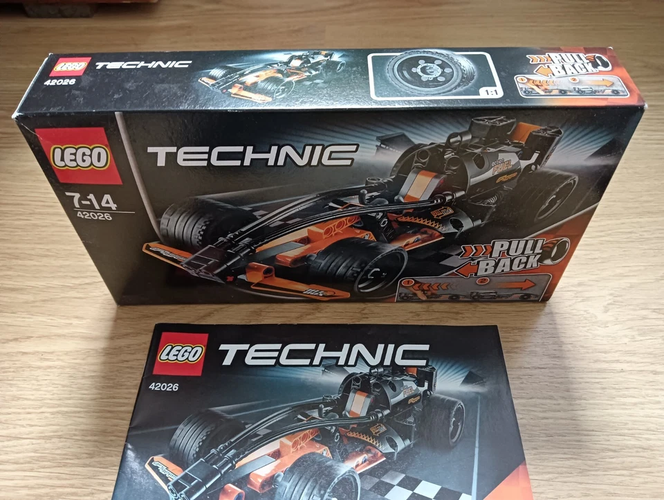 LEGO Technic 42026 Black Champion Racer, foto 3 di 3