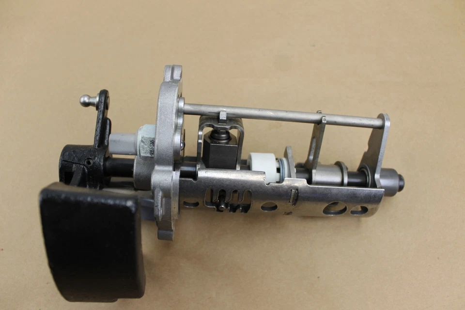 Механическая коробка передач Mopar Shifter Tower для Dodge Caliber Turbo 2008-2009 годов выпуска - Изображение 2 из 4