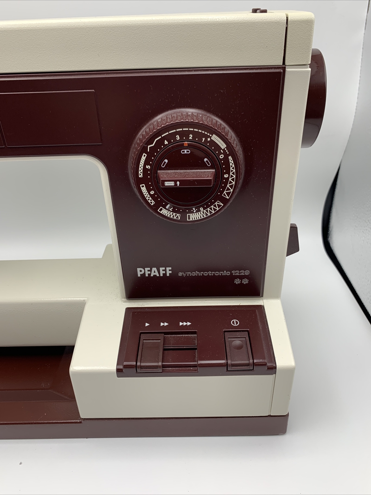 Pfaff Synchrotronic 1229 Sewing Machine With Cords And Manual Tested