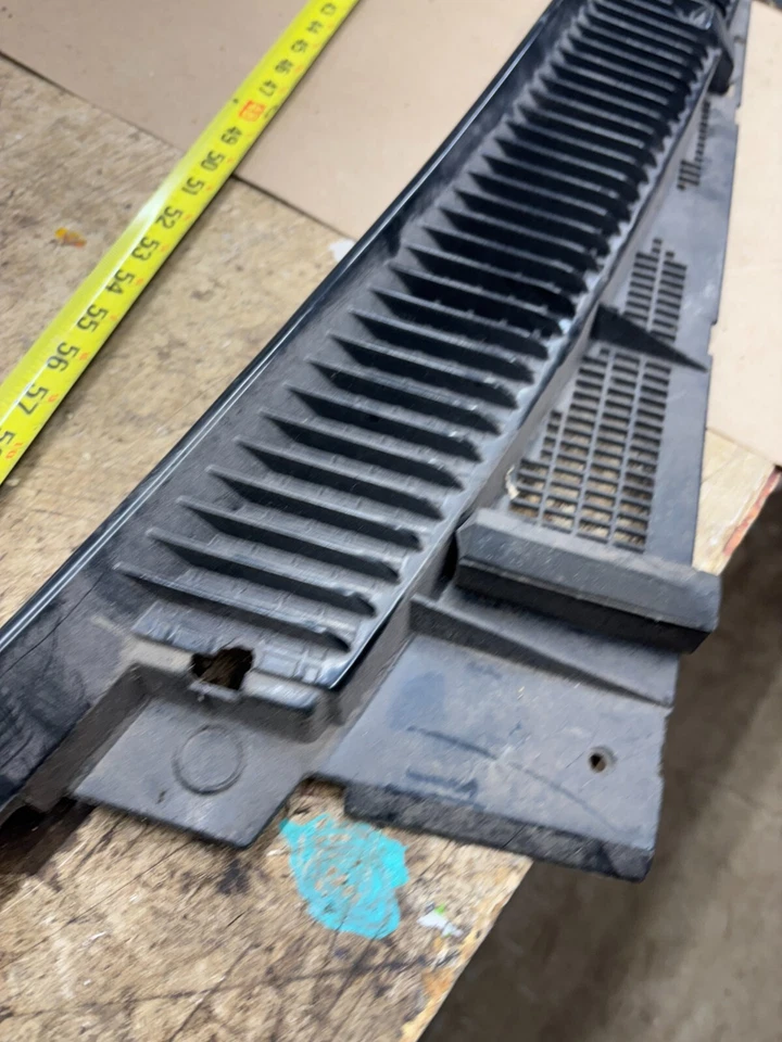 BONITO 1988 1991 97 1998 CHEVROLET OBS GMC LIMPIAPARABRISAS CUBIERTA PANEL EMBELLECEDOR Foto 3 de 4