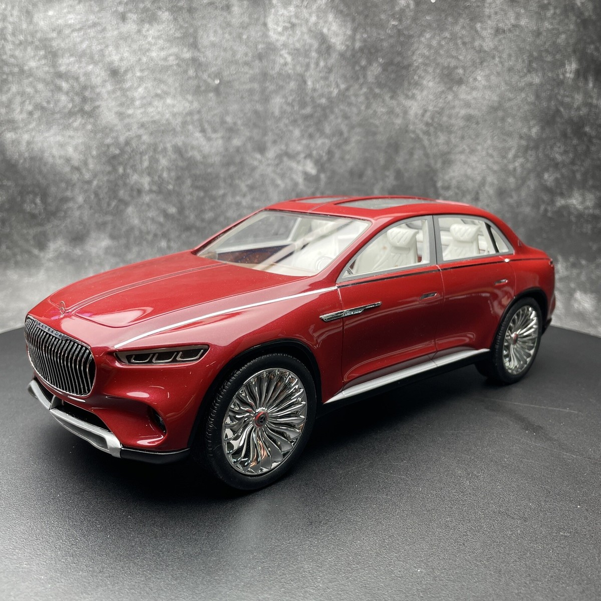 Schuco 1/18 Mercedes Benz Maybach Vision Ultimate Luxury SUV Schuco 1/18 Mercedes Benz Maybach Vision Ultimate Luxury SUV