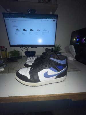Jordan 1 Black and dark blue 9.5 Pre-Owned with Box Excellent Condition