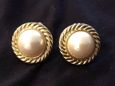 Vintage RICHELIEU Clip Earrings Faux Pearl Middle  & Rope Design Around Edge