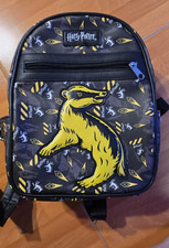 LOUNGEFLY HARRY POTTER HUFFLEPUFF BADGER 13" BACKPACK BLACK YELLOW DISNEY VEGAN