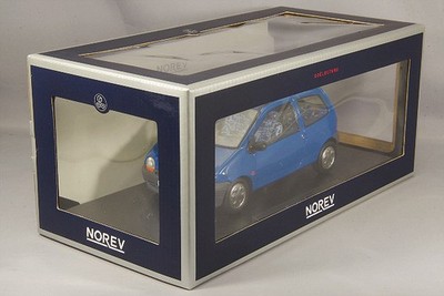 ノレブ 1/18 ルノー トゥインゴ 1995 (ミーティアグレー) ノレブ 1/18 ルノー トゥインゴ 1995 (ミーティアグレー) - メルカリ