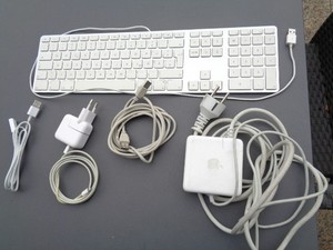 Apple Tastatur Zubehör Netztteil USB Kabel Ladegerät für Handy u Laptop