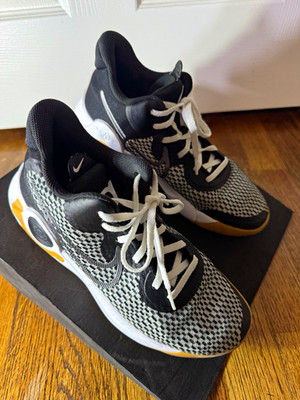 Nike KD Trey 5 IX Men's Athletic Sneaker Low Top Lace Up Black/White/Gray