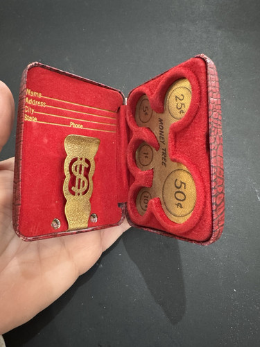VINTAGE RED HARD MONEY CASE HINGED COIN HOLDER & BILLFOLD CLIP $ - Picture 1 of 8