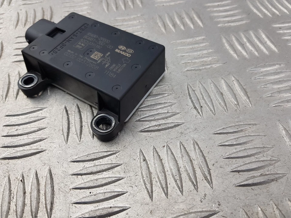 KIA SORENTO XM YAW RATE SPEED SENSOR MK2 2012 95690-2P000 - Image 4 of 4