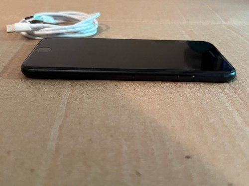 Apple iPhone SE 2nd Gen - 64GB - Black Unlocked A2275 (CDMA + GSM) - Afbeelding 7 van 10