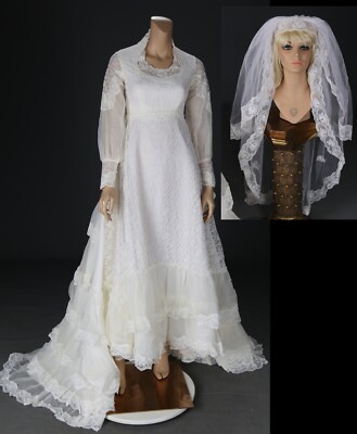 Unbranded Vintage 80s White Lace Ruffle Wedding Dress with Veil sz 7/8  - Main Image