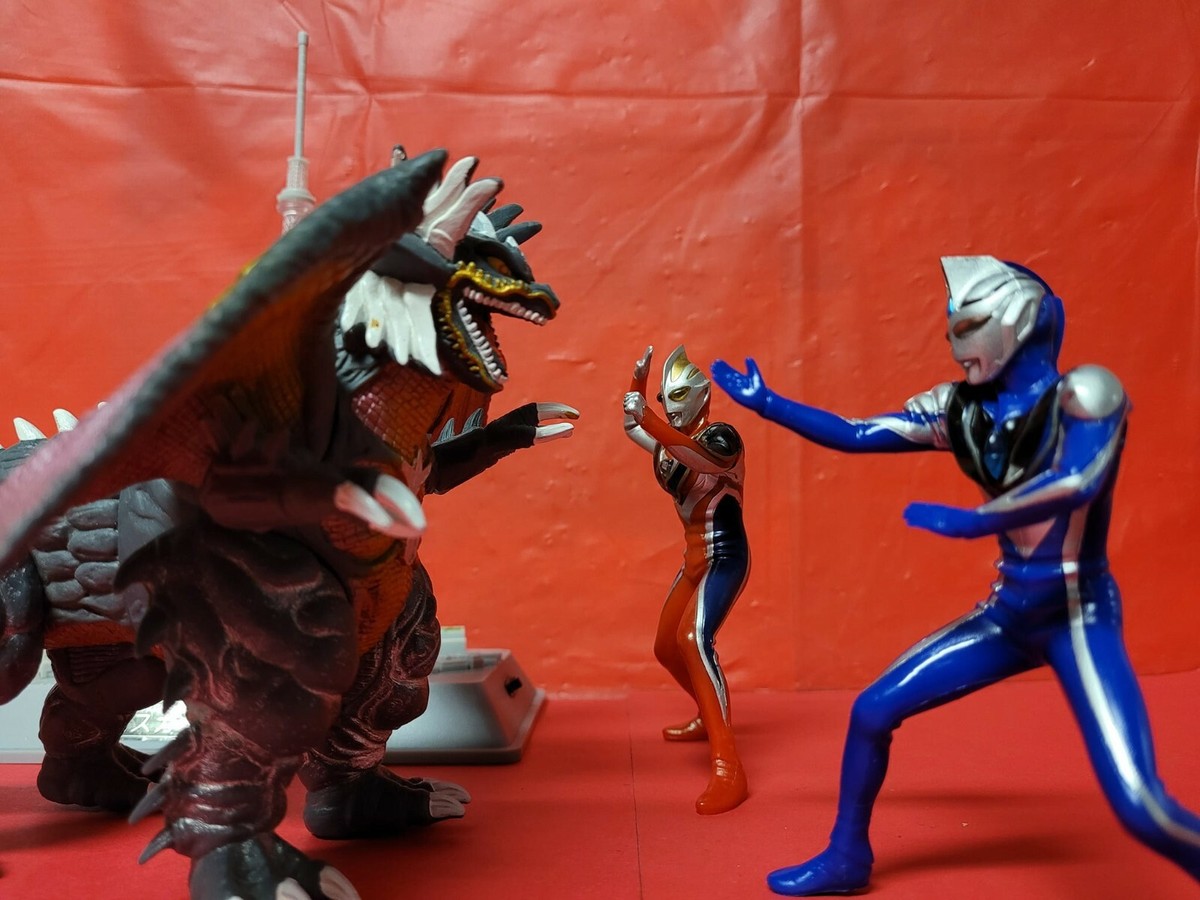 ULTRAMAN GAIA ウルトラマンガイア & AGUL アグル vs ZOGU ゾグ