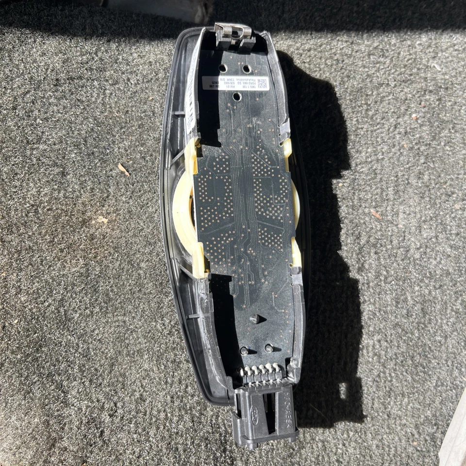 Conjunto de luz de techo trasera Ford Explorer BB53-13776-AE 2011-2019 Foto 3 de 4