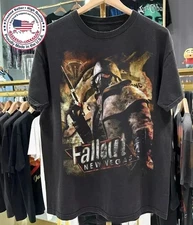 Fallout New Vegas T-Shirt, Grunge Vintage 2010 T-Shirt