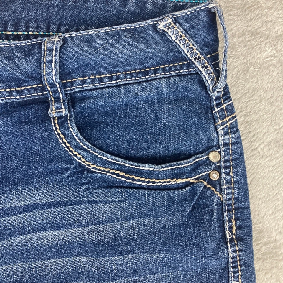 Amethyst Jeans Denim Shorts Women's Size 13 Embroidered Pockets Casual - Image 4 of 4