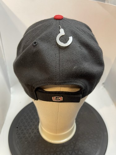 De colección RARO LOGO Mudville Nine 47 Marca H&l Correa Trasera Gorra Gorra MiLB Negro Rojo - Imagen 4 de 12