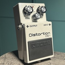 Limited Edition Boss DS-1 WH Distortion Guitar Effects Pedal White - Excellent