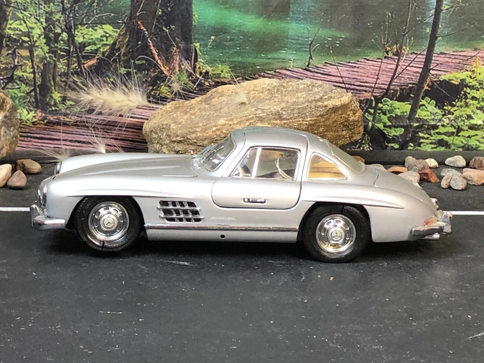 Coche Diecast Imperfecto 1:24 Franklin Como Nuevo PLATA MERCEDES-BENZ 300SL Sin Caja COMO ESTÁ Foto 2 de 4