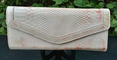 Apt 9 White Faux Snakeskin Clutch Tri-Fold Hidable Wrist Strap 11''X4.5'' w/Mirror