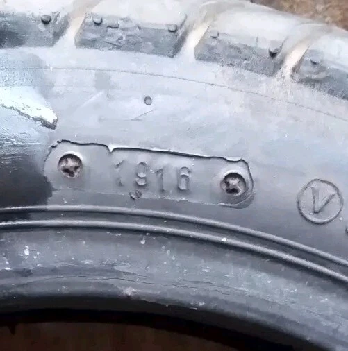 Vee Rubber 3.00-10 50J Scooter Tube Tire NOS READ FULL ITEM DESCRIPTION BELOW
