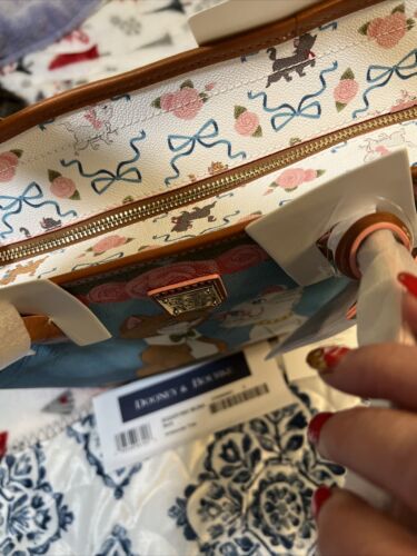 Neu mit Etikett Disney Dooney & Bourke The Aristocats Cats große Tragetasche Geldbörse Neu mit Etikett - Bild 4 von 10