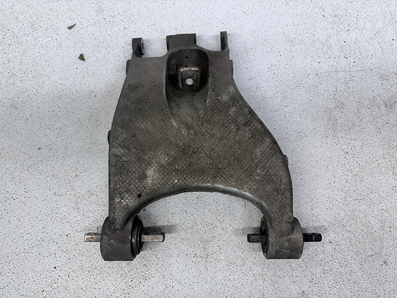 Rear Right Left Lower Control Arm 245703 245702 Ferrari California T 2015-2018