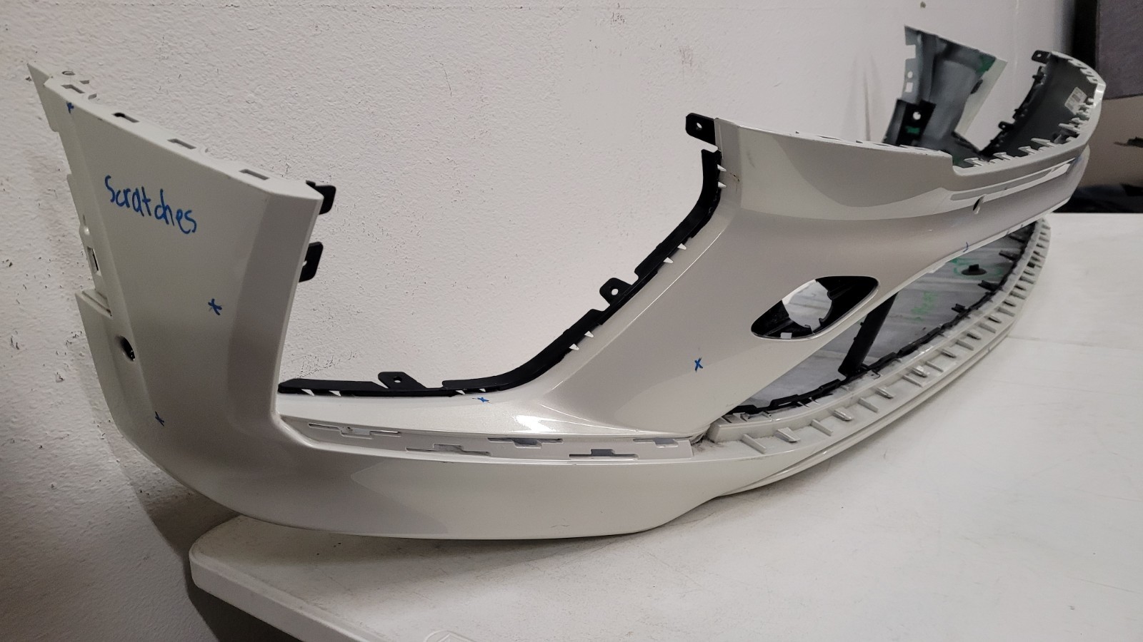 2021 2022 2023 BENTLEY BENTAYAGA GEN 2 FRONT BUMPER COVER OEM 36A807103