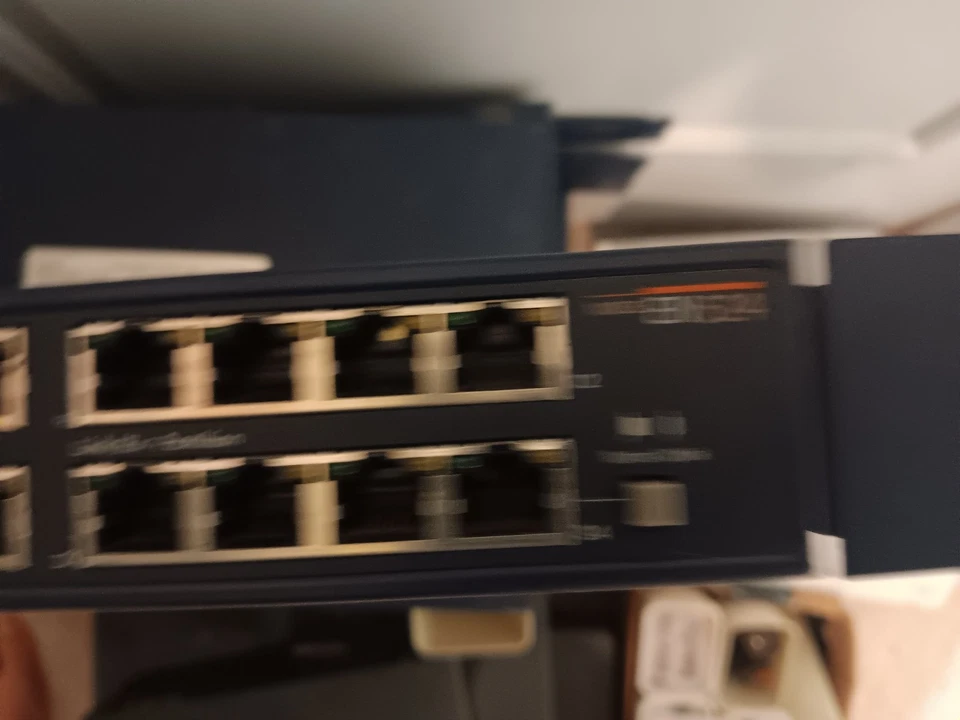 Netgear EN524 24 port Ethernet Hub - Image 4 of 4