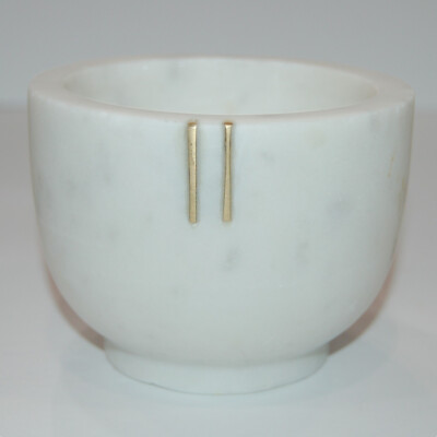 WHITE MARBLE WITH GOLD COLOR ACCENT MORTAR / DISH 3'' TALL 4'' WIDE