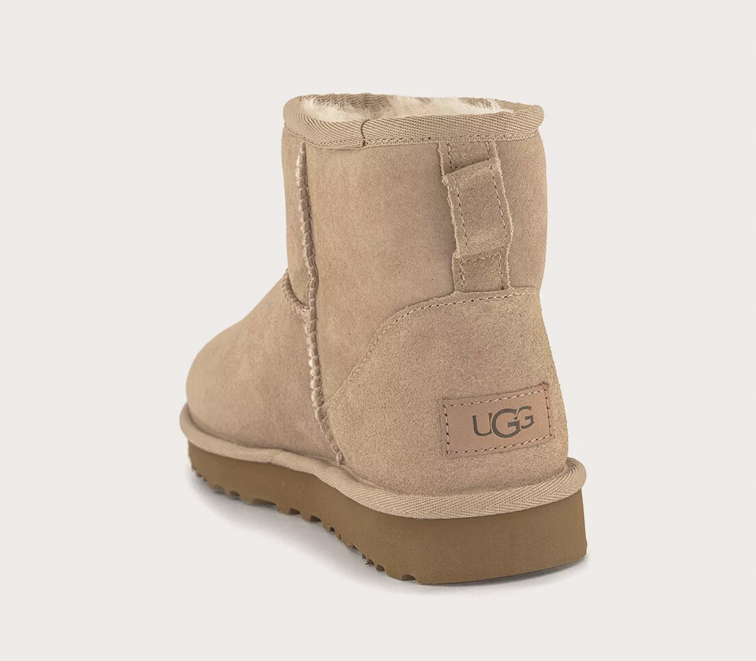 New in Box Authentic UGG Classic Mini II Women's Fashion Boots