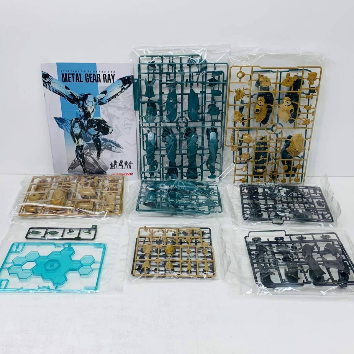 Metal Gear Solid 4 Metal Gear RAY 1/100 Scale Plastic Model