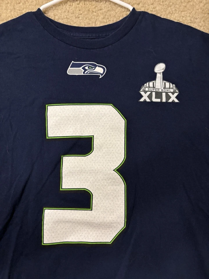 Camiseta Russell Wilson Seahawks Para Hombre Grande Super Bowl XLIX Azul Marino NFL Gráfico Camiseta Foto 2 de 4