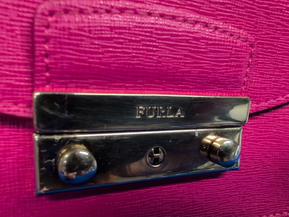 FURLA Hot Pink Fusia Crossbody / Shoulder Purse Gold Chain Leather Pristine VGC - Image 3 of 4