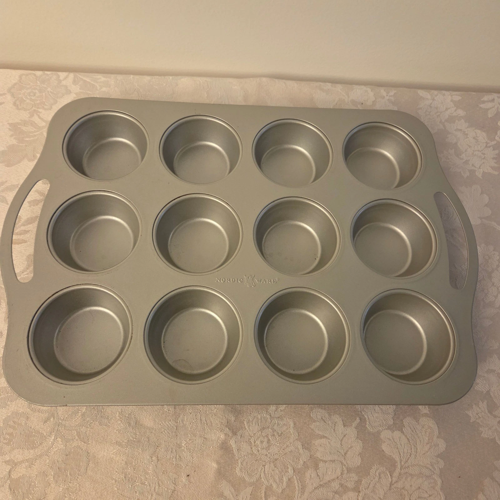 Nordic Ware 12 Cup Muffin Pan Cast Aluminum Nonstick Silver Cupcake Bakeware
Opens in a new window o