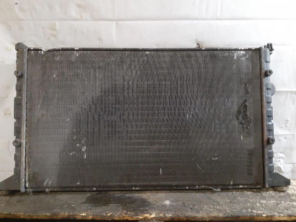 Used Radiator fits: 1996 Volkswagen Jetta 2.0 Grade A Foto 2 de 4