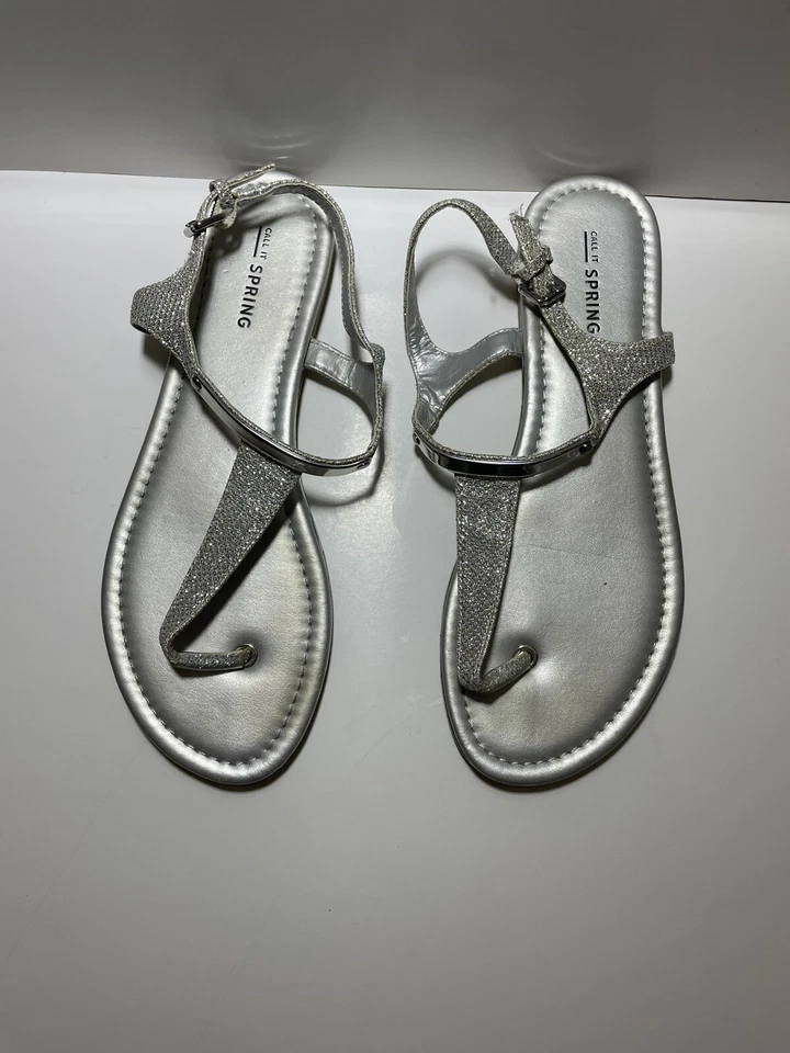 Call It Spring Tanga Sandalias Planas Correa al Tobillo Talla 8 Color Plata Foto 3 de 4