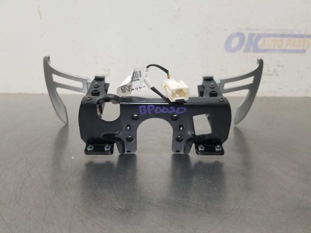 22 2022 MASERATI LEVANTE STEERING WHEEL PADDLE CONTROLS