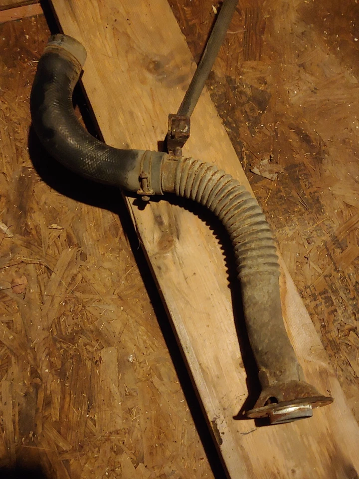 Datsun 280zx 1979-83 cuello de llenado de combustible tanque de gasolina fabricante original Foto 3 de 4