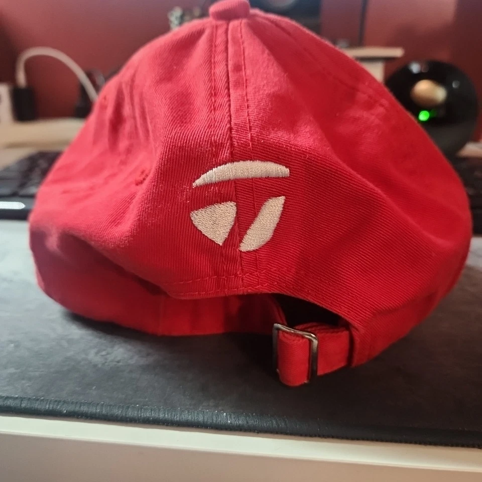 Gorra de golf TaylorMade ajustable con tirantes roja blanca logotipo r7 para hombre Foto 3 de 4