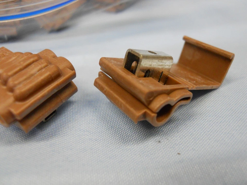 (50) 3M Scotchlok 567 Self-Stripping Electrical Tap Connector BROWN - Made USA! - Image 2 of 4