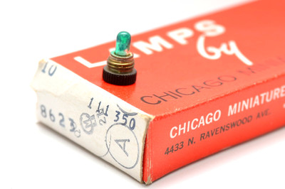 Chicago Miniature T1 1/4 Green Lamp Typ CM 8623, Knurled Screw, 28 V / 0.04 A