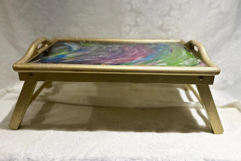 Bandeja de cama de arte de resina epoxi mesa para servir desayuno mesa de escritorio portátil patas plegables Foto 4 de 4