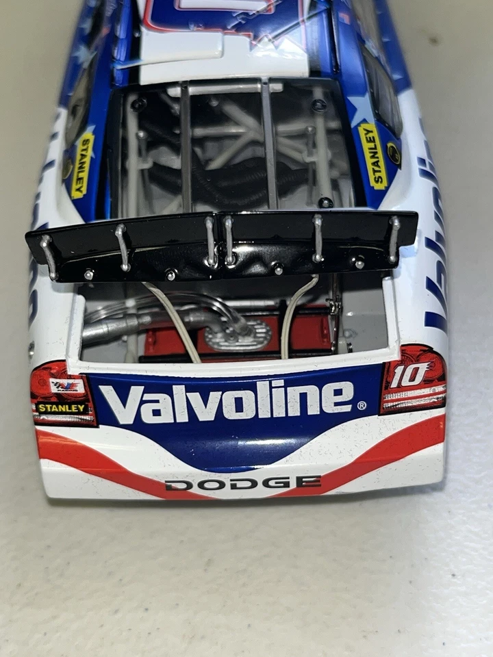 Dodge Charger Valvoline 2007 autografiado Scott Riggs #10 1:24 386/2007 Foto 3 de 4