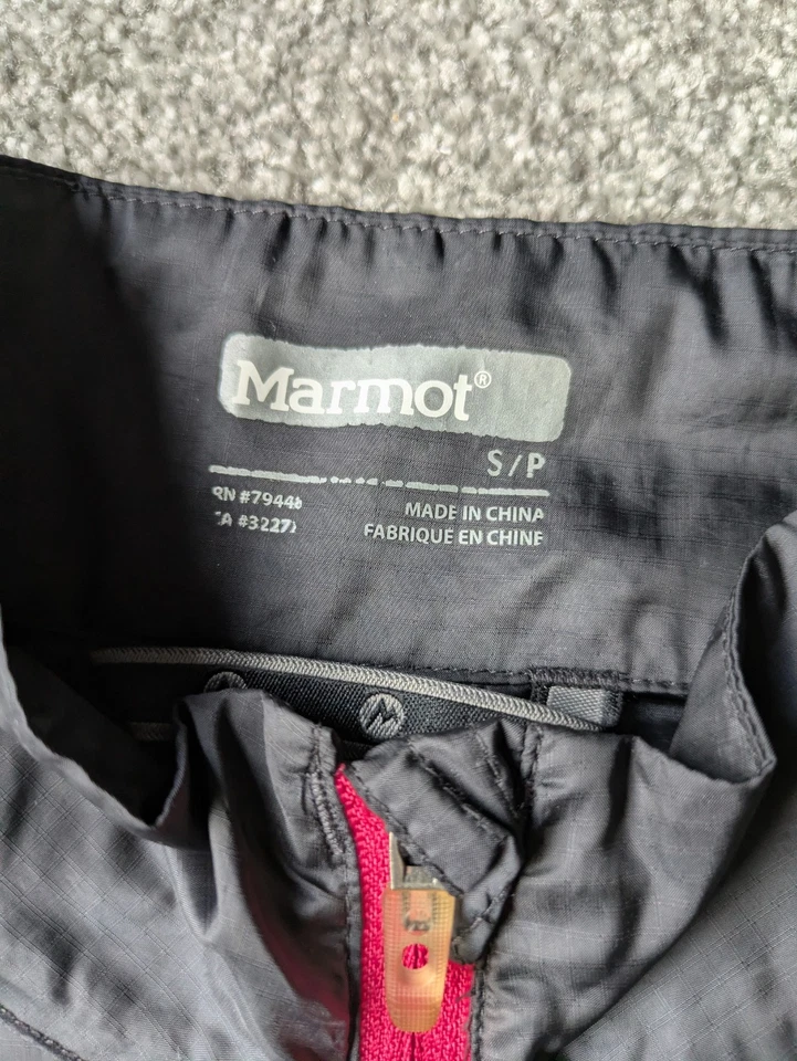 Chaqueta Cortavientos Marmot S Negra Rosa Cremallera Ligera Correr Senderismo Aire Libre Foto 2 de 4