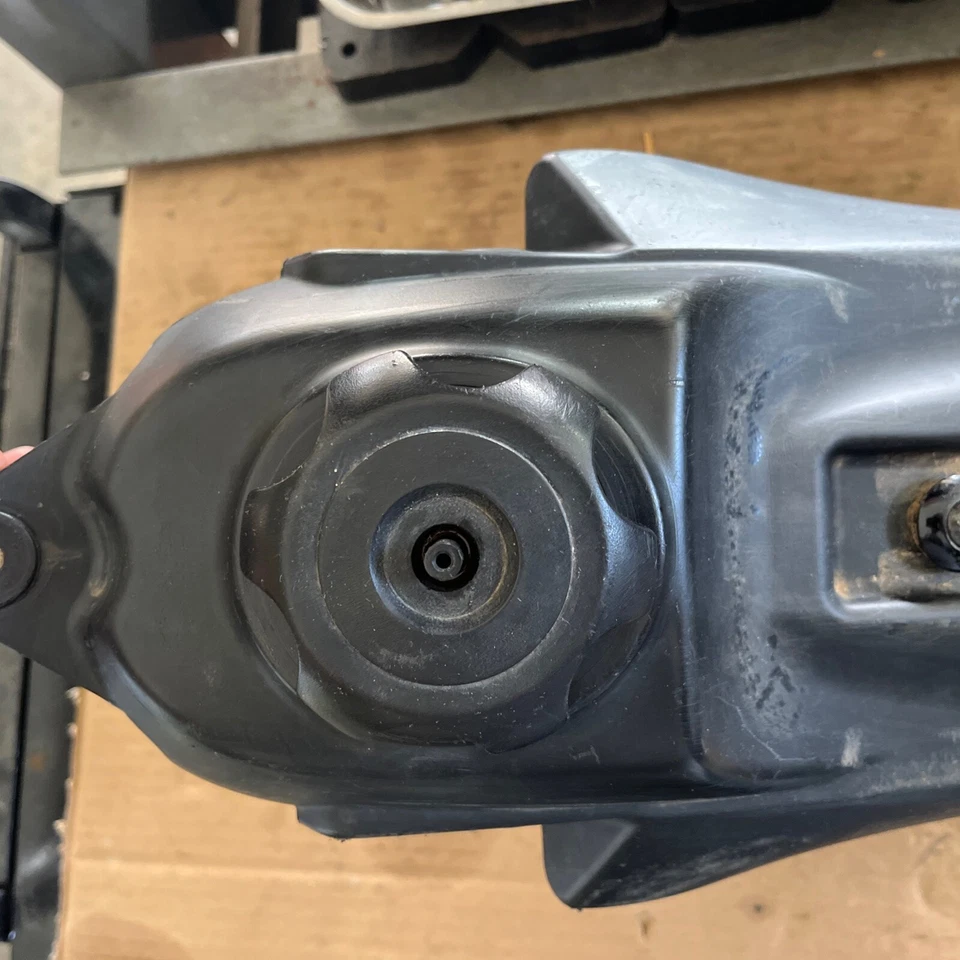 2006 Kawasaki KX450F | GAS TANK 51001-0095 2007 2008 (Lot B) - Image 4 of 4